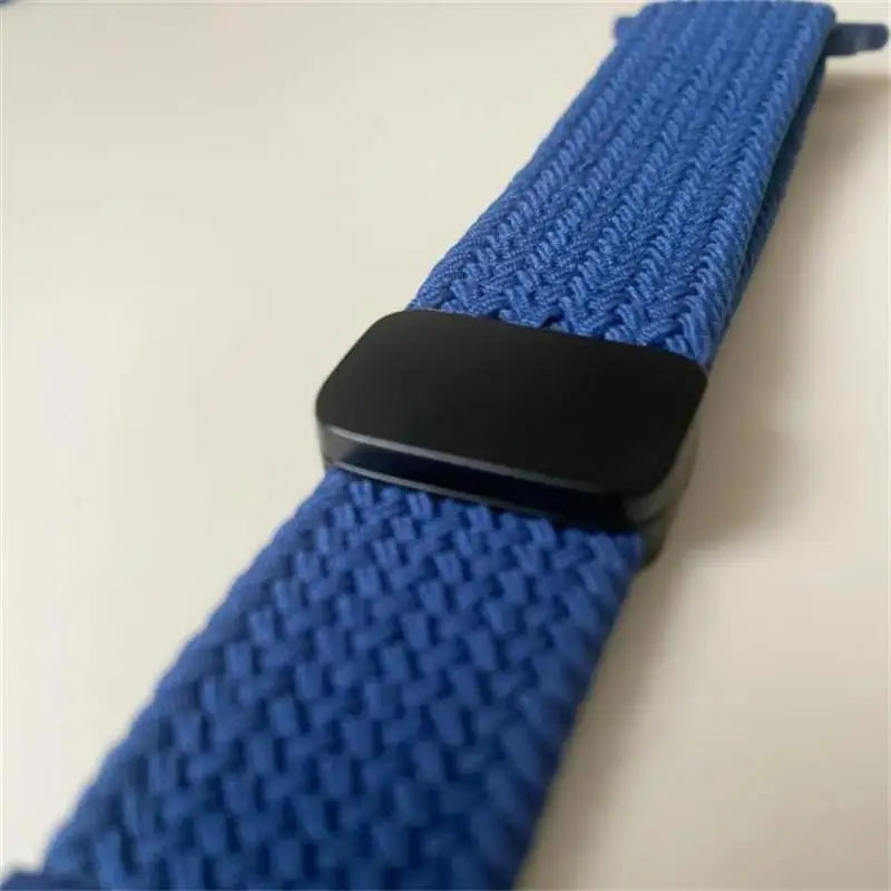 AeroLoop – Bracelet Tubulaire en Nylon Élastique et Boucle Magnétique pour Apple Watch