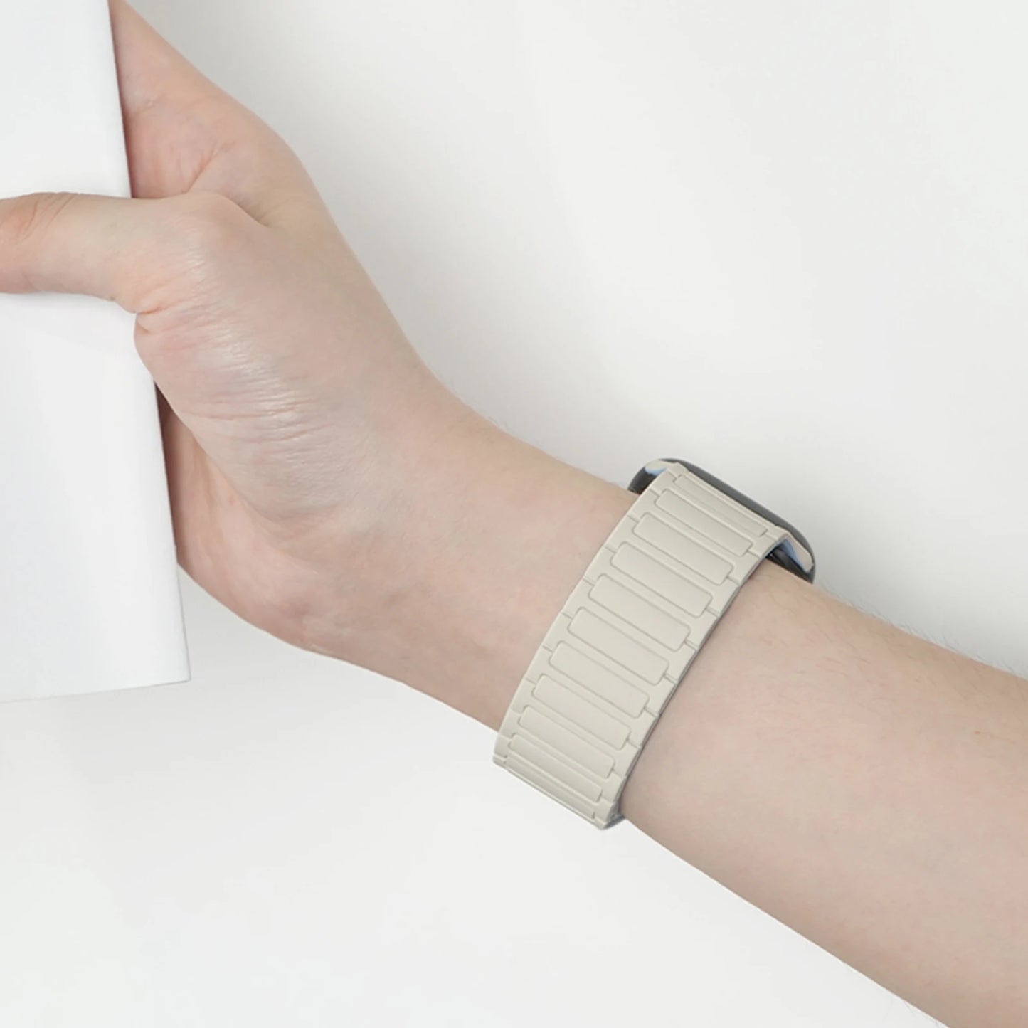 BreezeLoop - Bracelet en Nylon Respirant à Boucle Magnétique pour Apple Watch